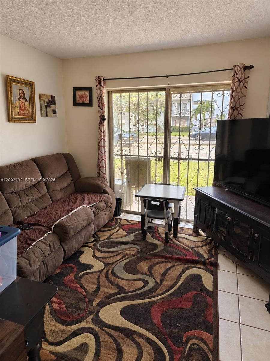 6820 W Flagler St # 103, Miami FL 33144