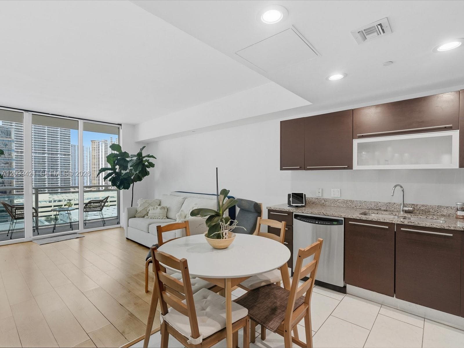 950 Brickell Bay Dr # 1208, Miami FL 33131