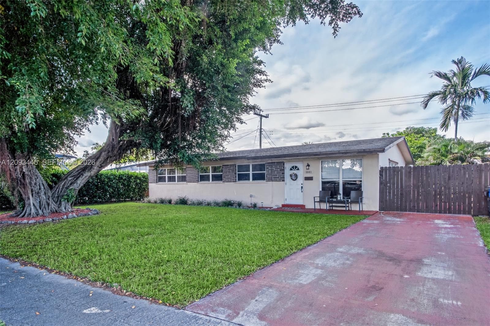 6641 Fillmore St, Hollywood FL 33024