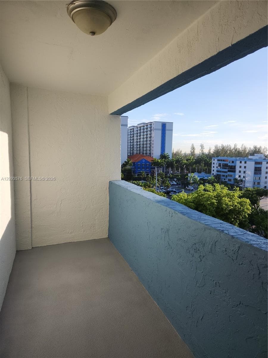 5050 NW 7th St # 709, Miami FL 33126