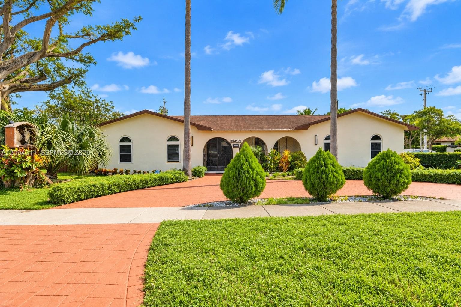 19901 Highland Lakes Blvd, Miami FL 33179