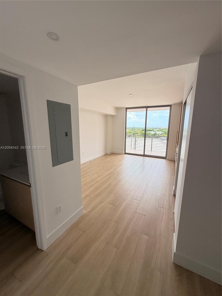 90 NE 32 # 823, Miami FL 33137