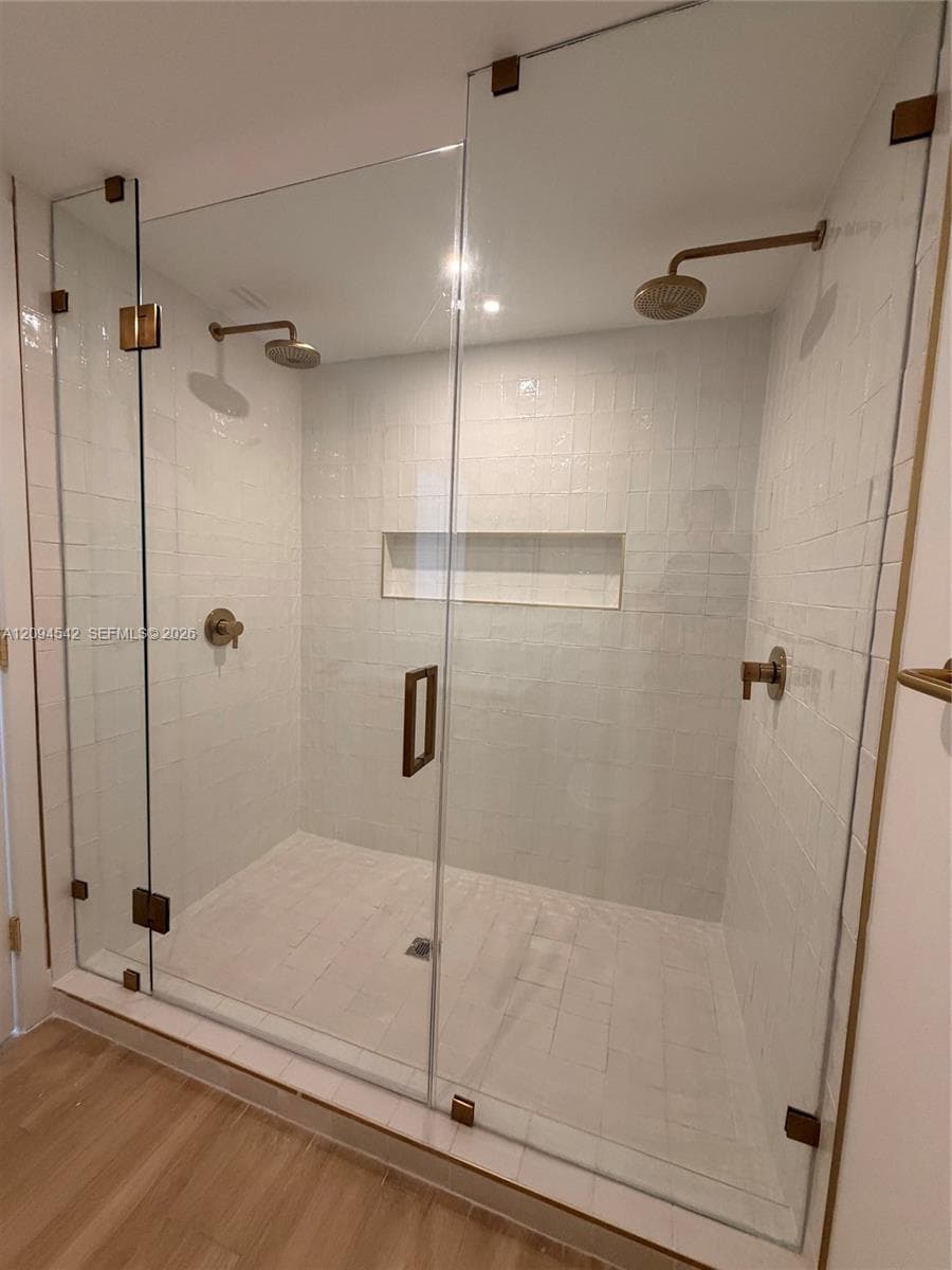90 NE 32 # 823, Miami FL 33137