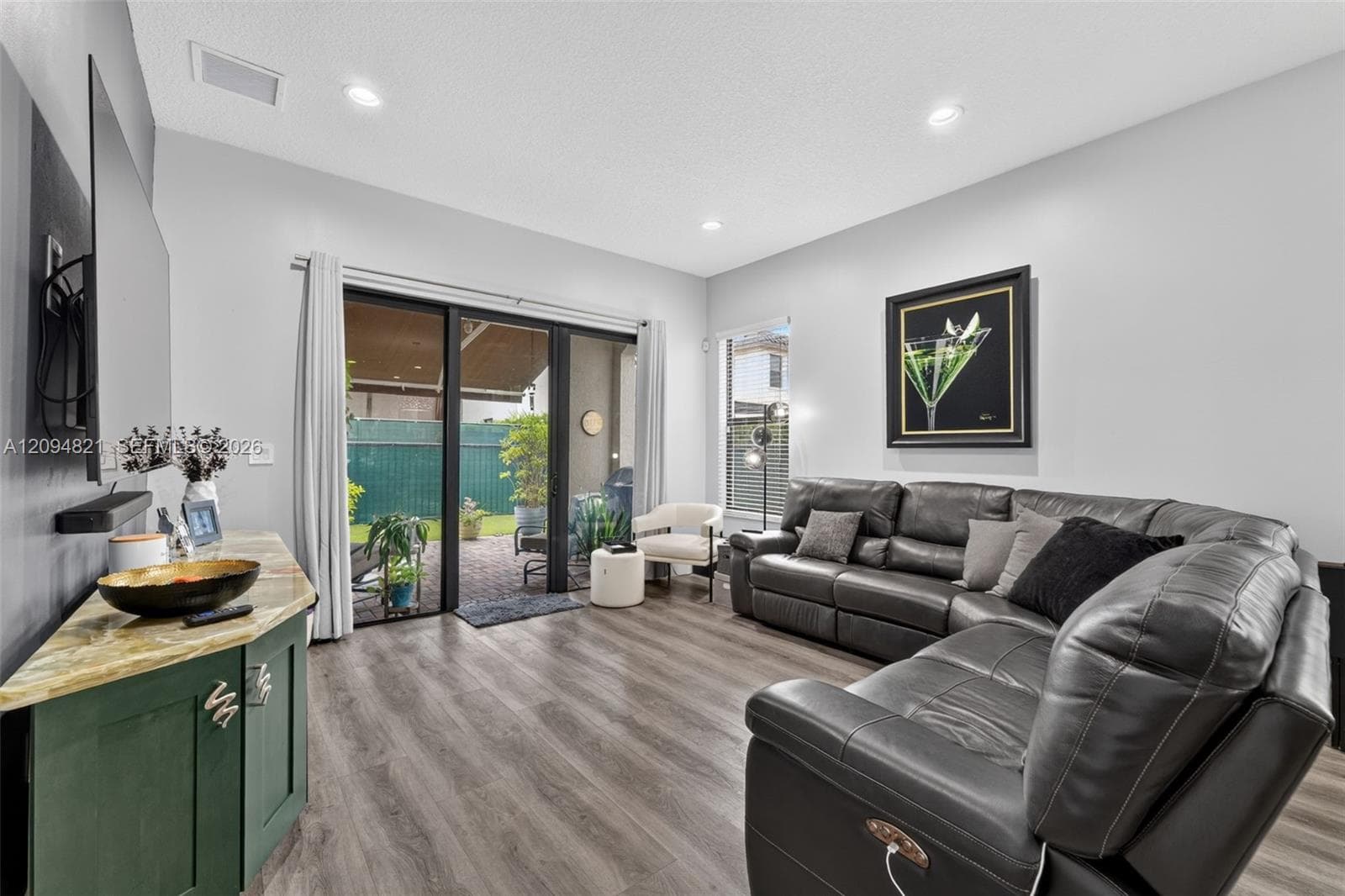 3226 W 97th St, Hialeah FL 33018