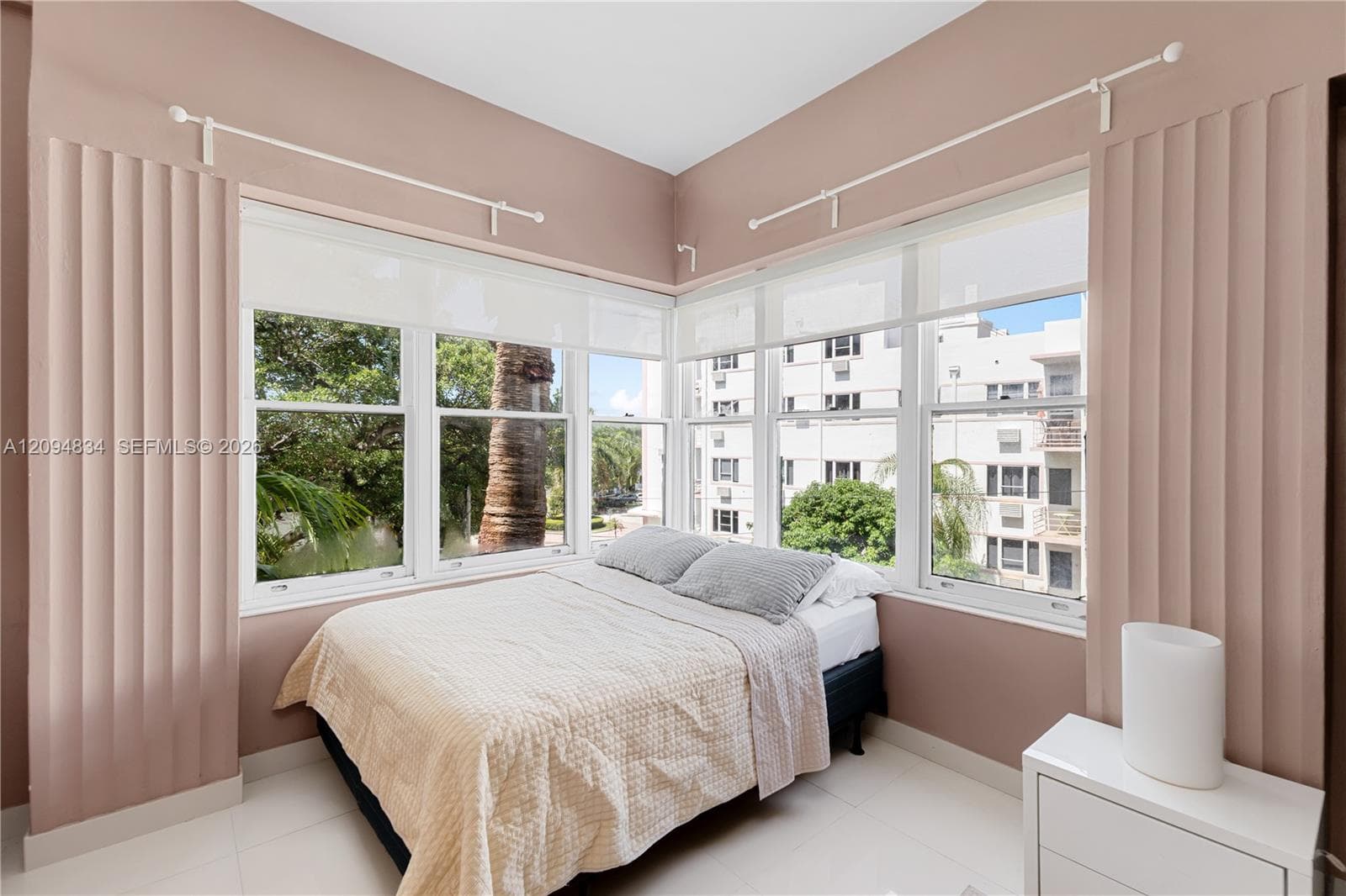 2421 Lake Pancoast Dr # 3B, Miami Beach FL 33140