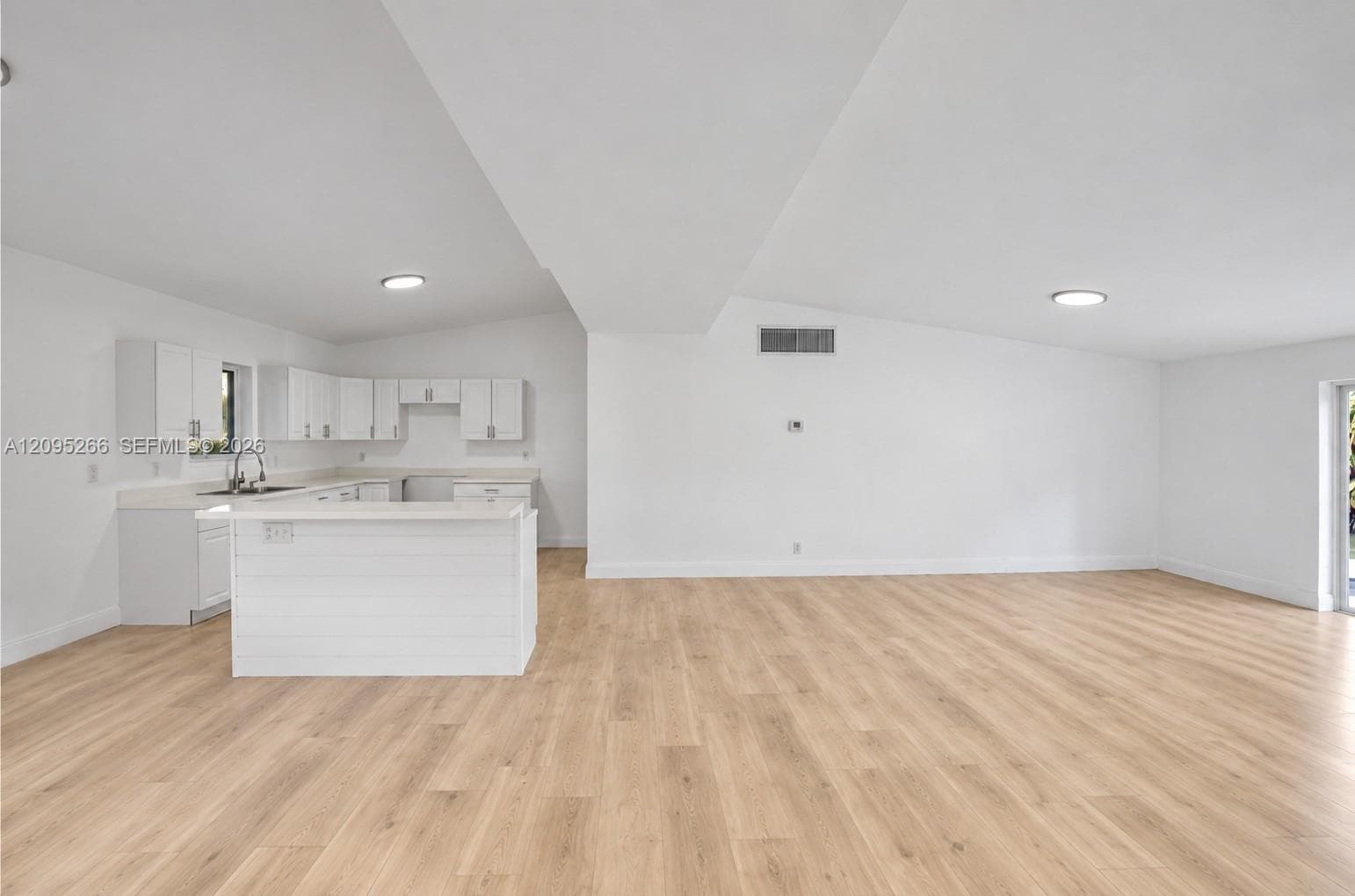 1411 NE 201st Ter, Miami FL 33179