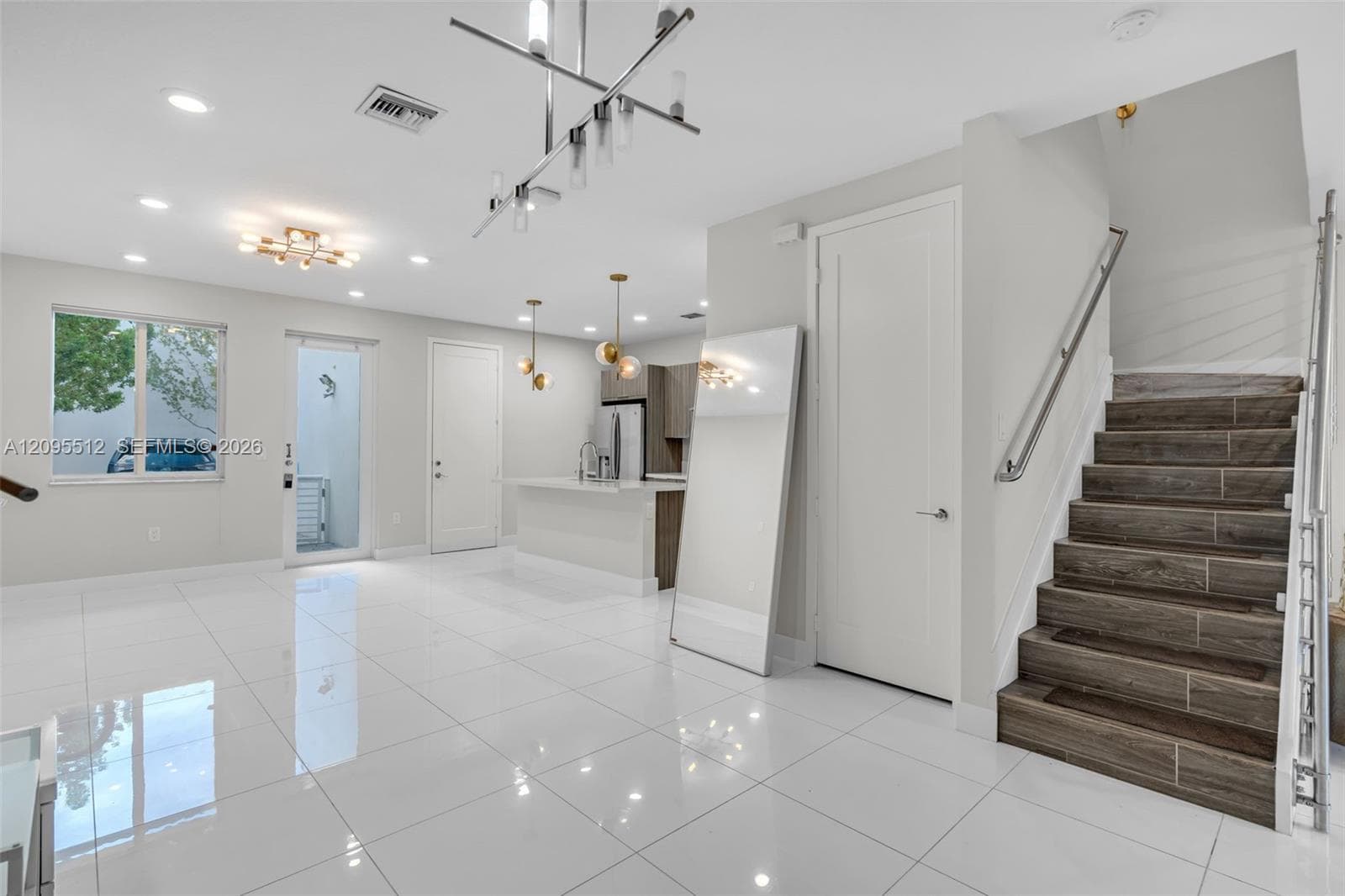 10365 NW 66th St, Doral FL 33178