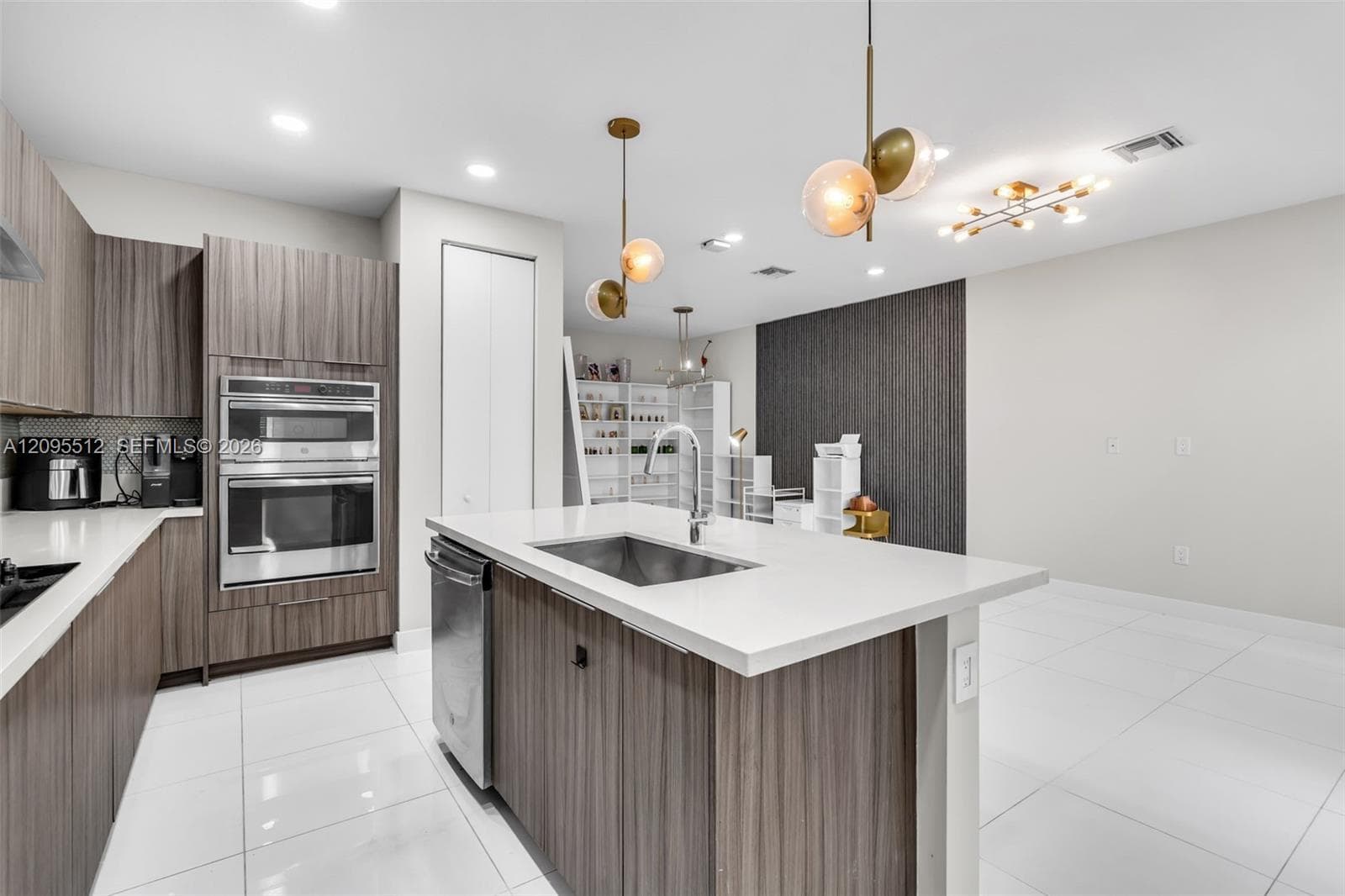 10365 NW 66th St, Doral FL 33178