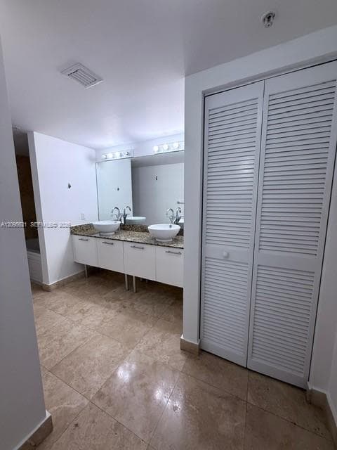 41 SE 5th St # 709, Miami FL 33131