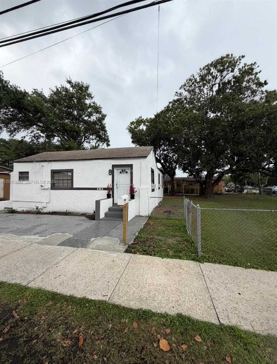 4303 NW 13th Ave, Miami FL 33142