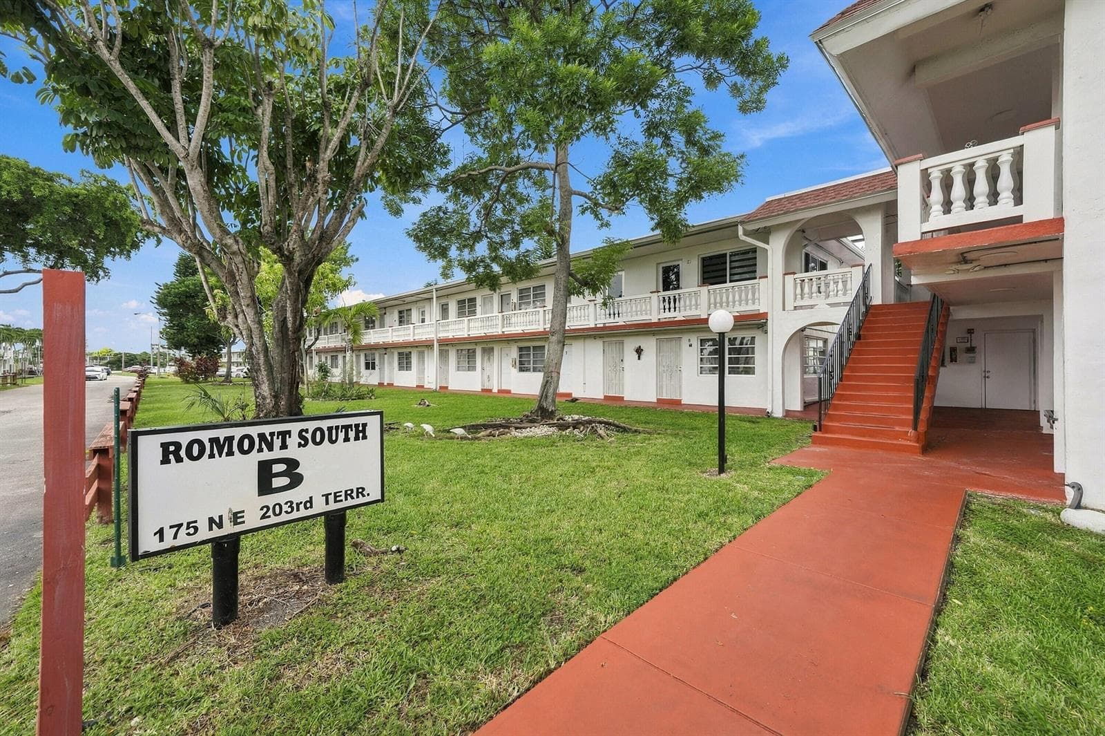 175 NE 203rd Terrace # 24, Miami FL 33179