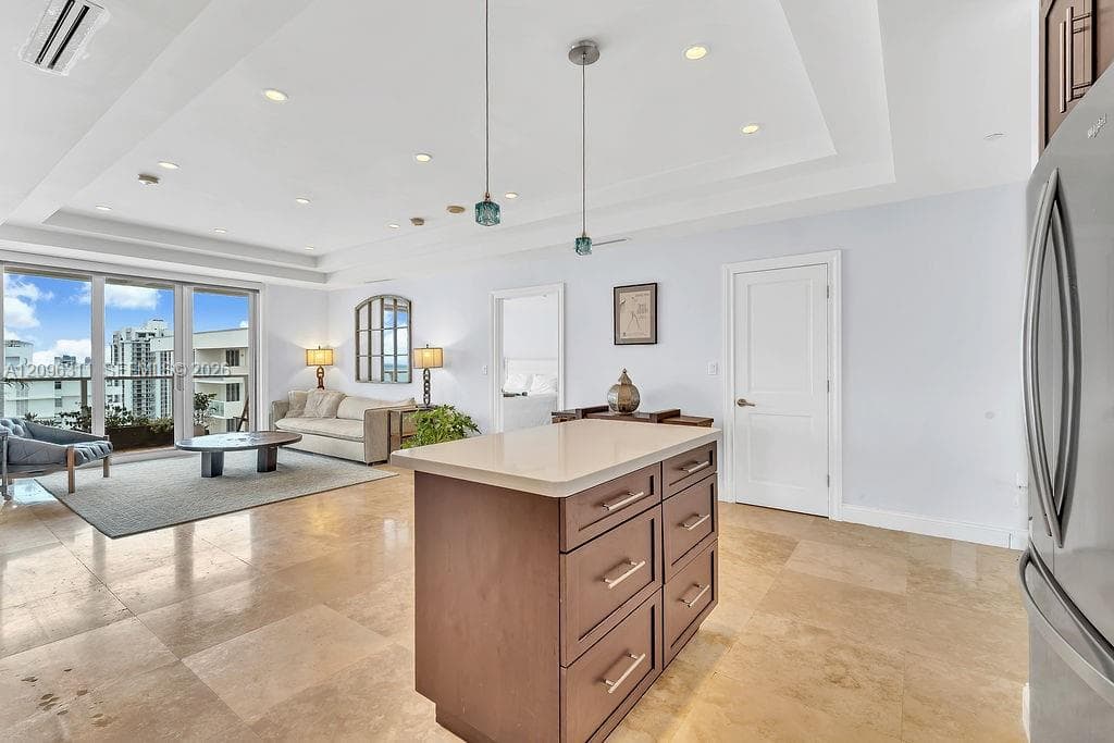 5701 Collins Ave, Miami Beach FL 33140