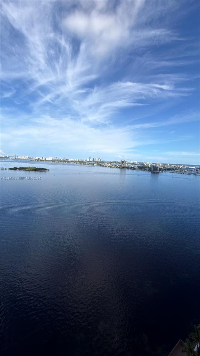700 NE 24 st # 2106, Miami FL 33137