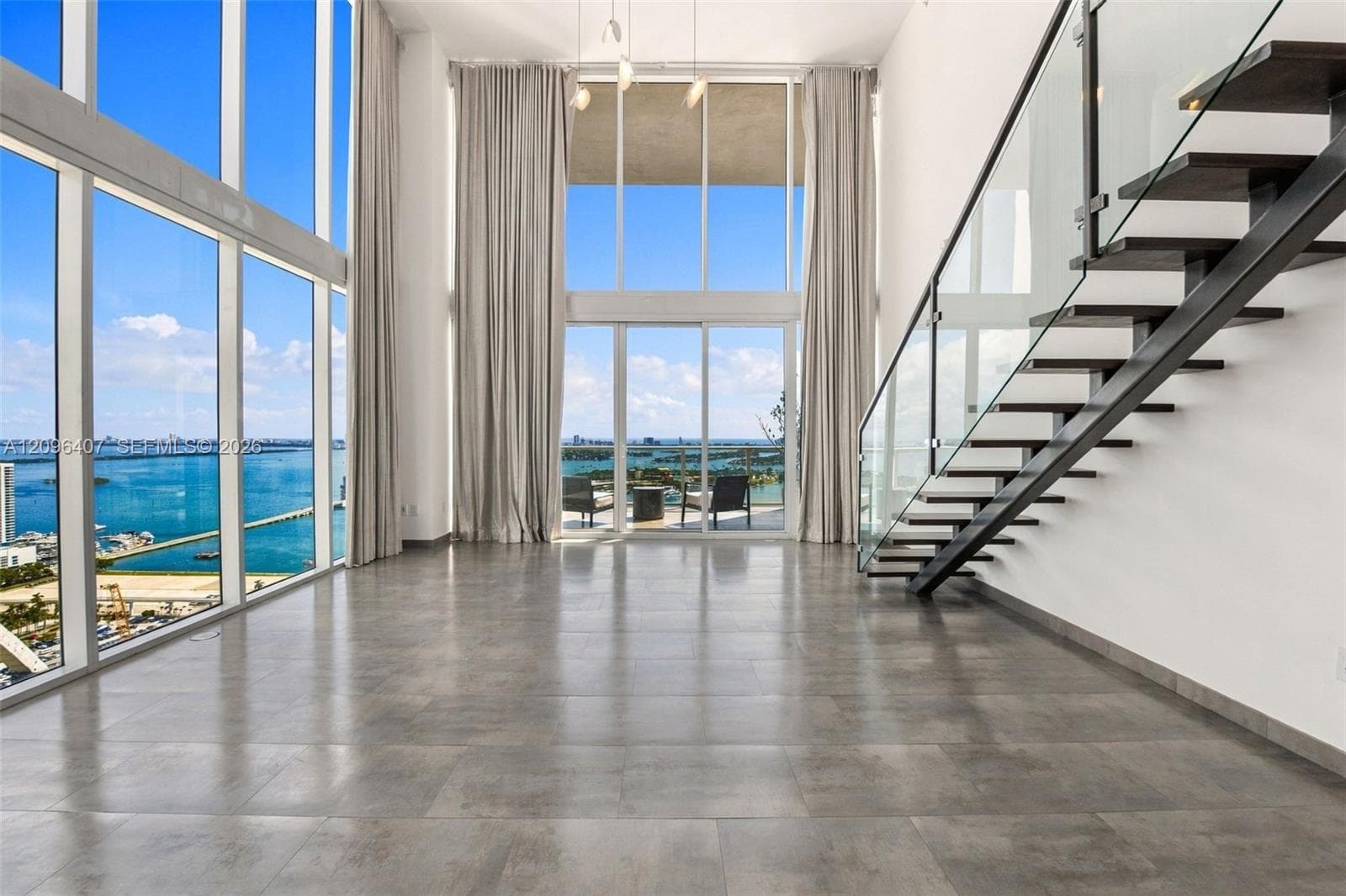 1040 Biscayne Blvd # 3704, Miami FL 33132