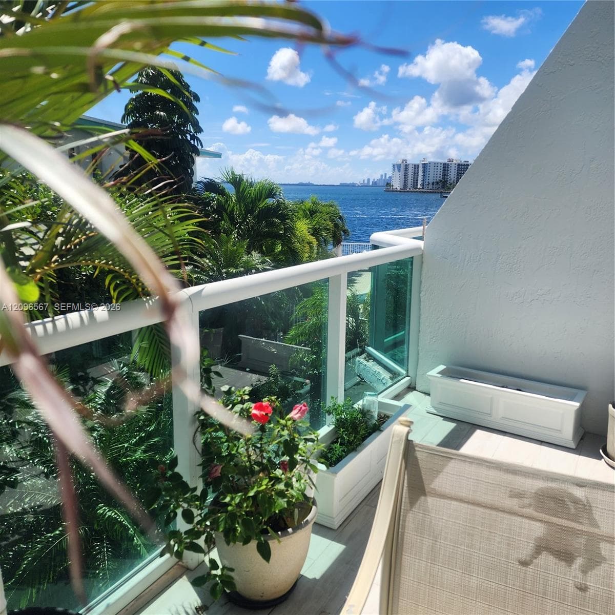 2000 Bay Dr # 203, Miami Beach FL 33141