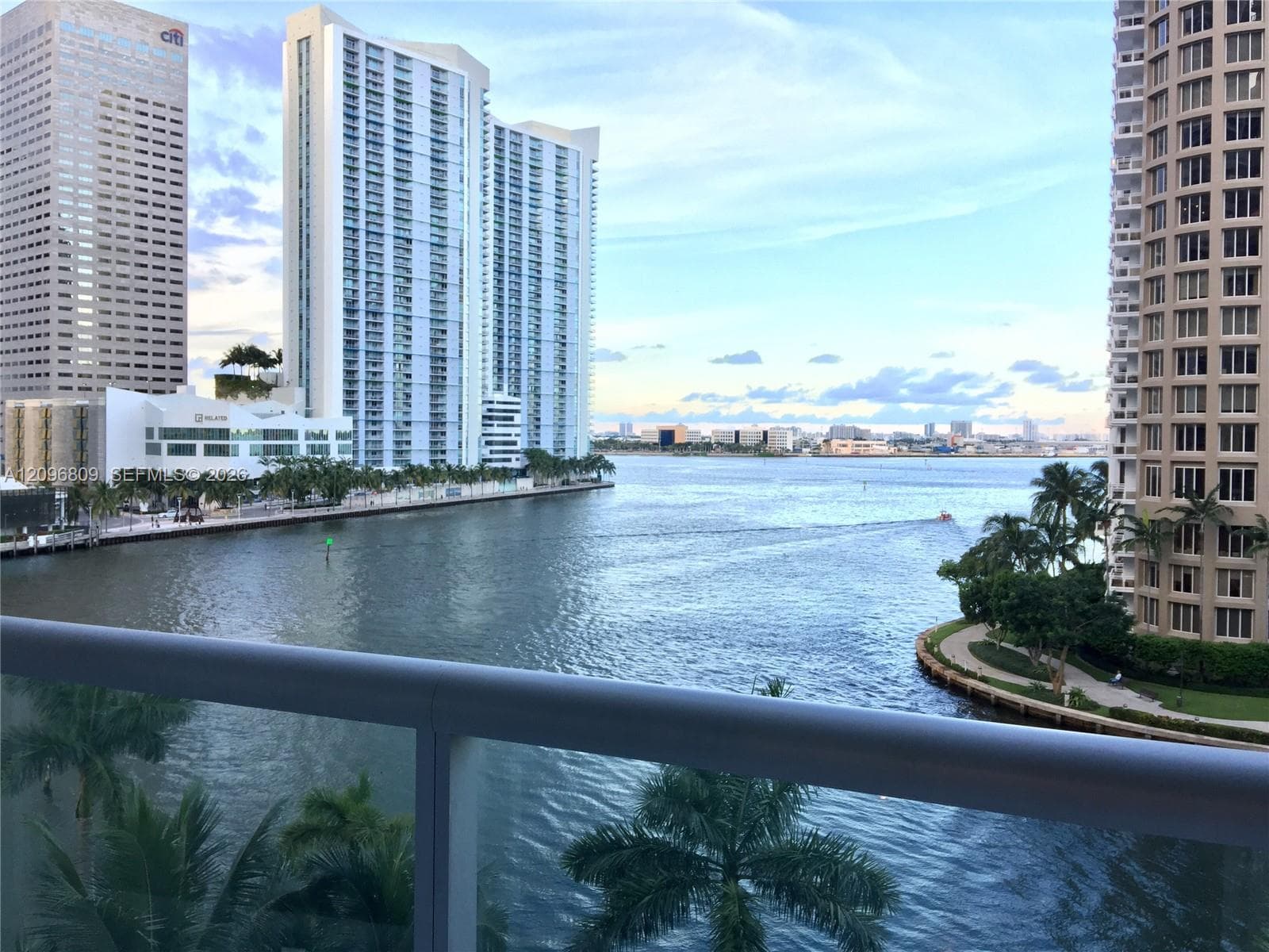 465 Brickell Ave # 617, Miami FL 33131