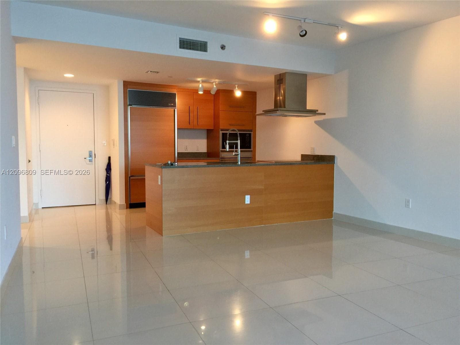 465 Brickell Ave # 617, Miami FL 33131