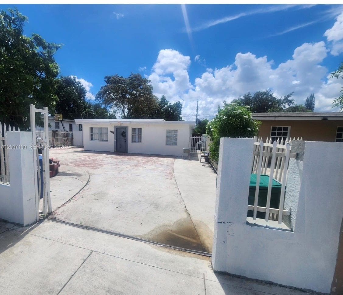 3042 NW 95th Ter, Miami FL 33147