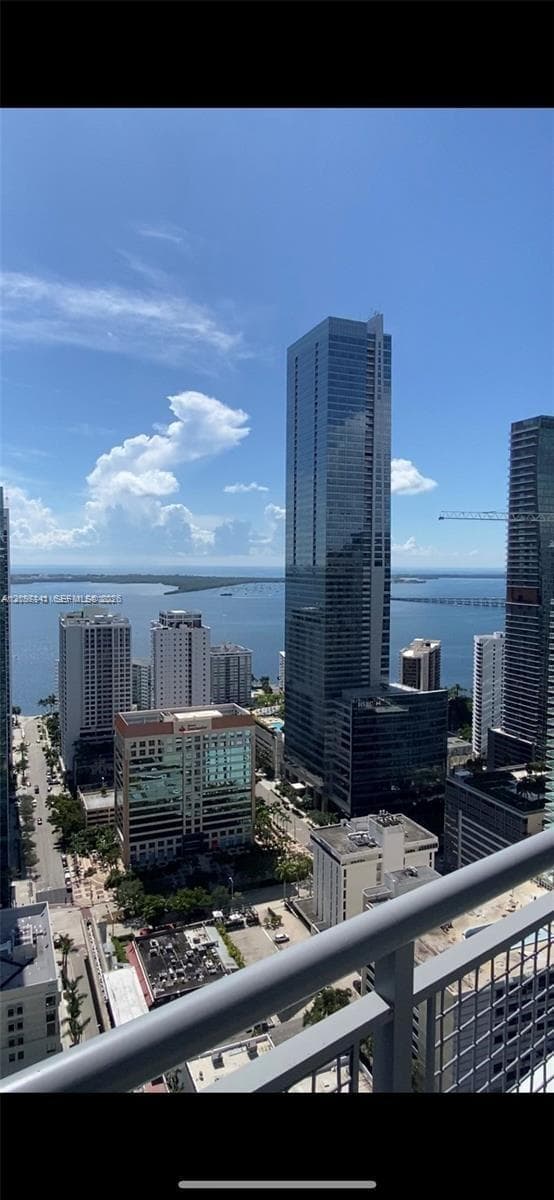 60 SW 13th St # 3606, Miami FL 33130