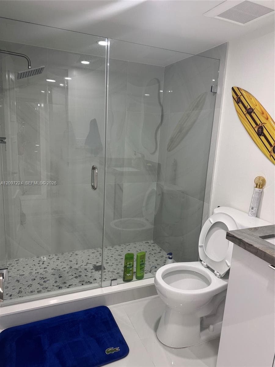 6423 Collins Ave # 401, Miami Beach FL 33141