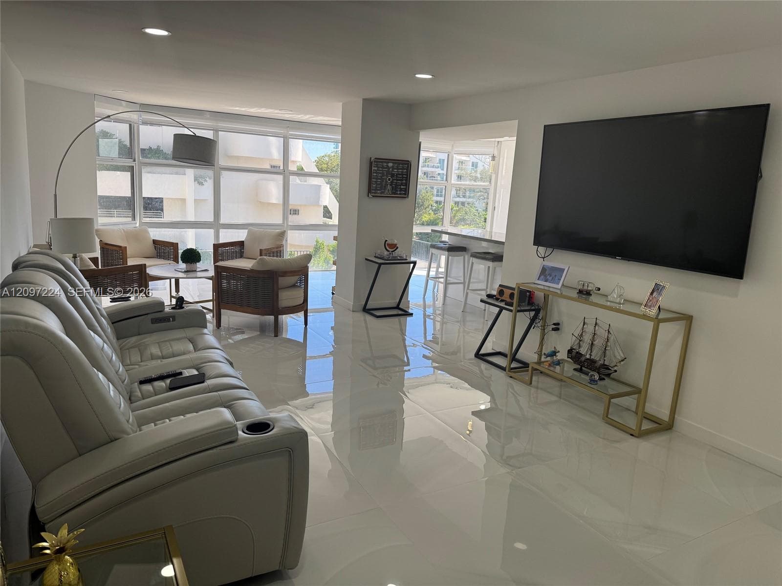 6423 Collins Ave # 401, Miami Beach FL 33141