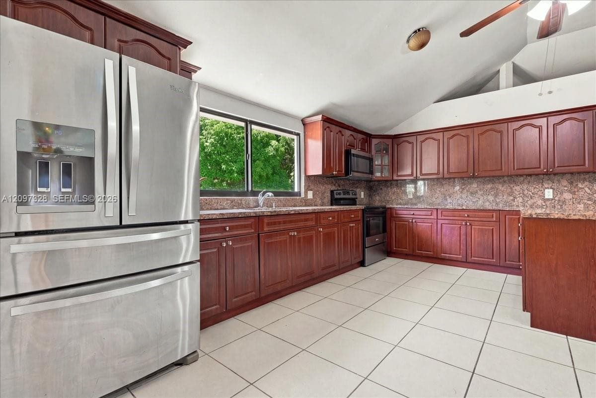18490 SW 216th St, Miami FL 33170