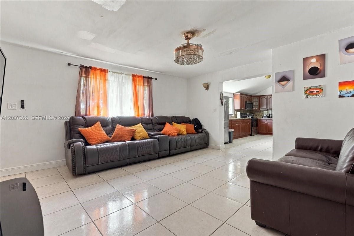 18490 SW 216th St, Miami FL 33170