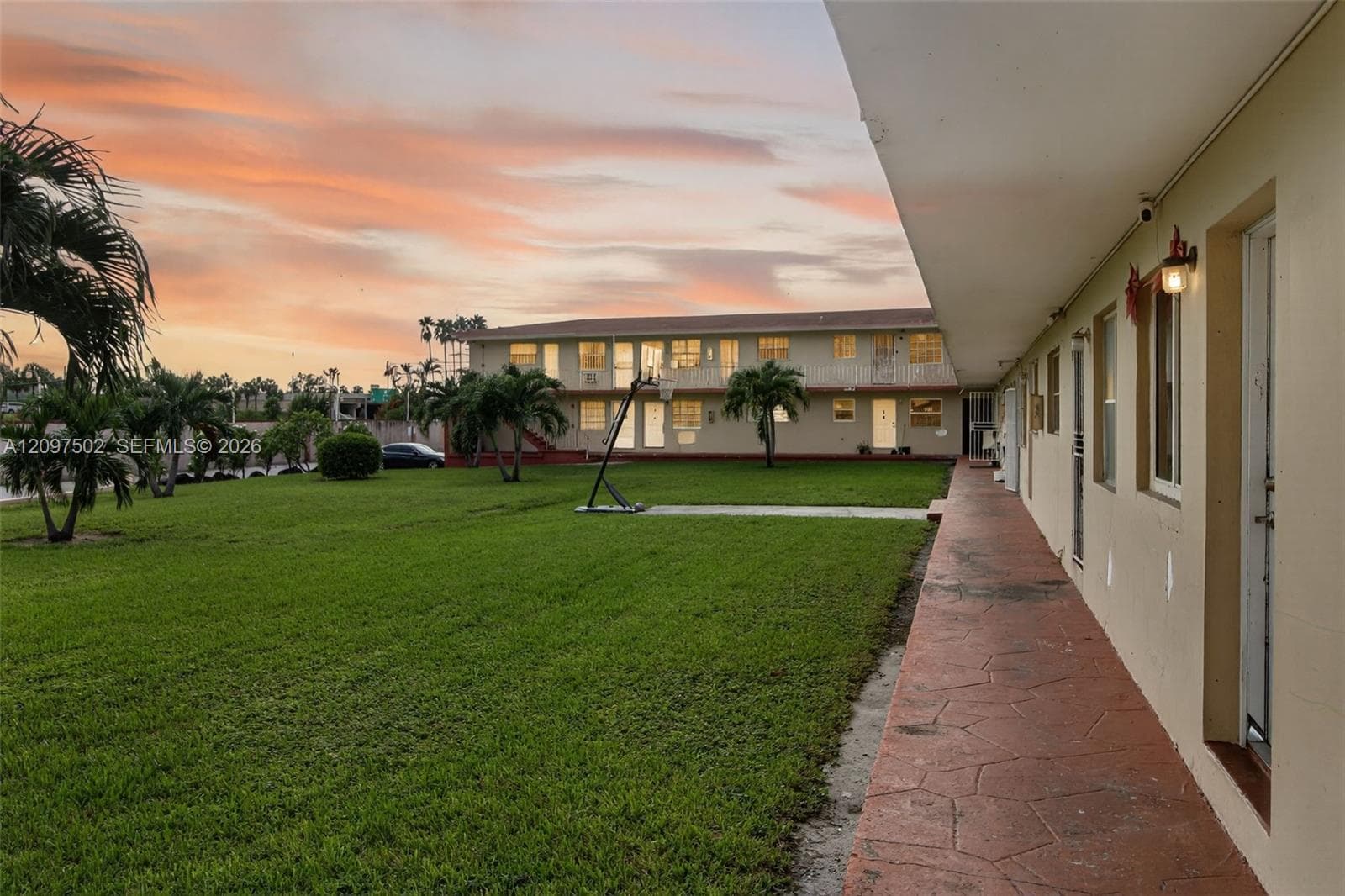 2551 NW 13th St # 10, Miami FL 33125