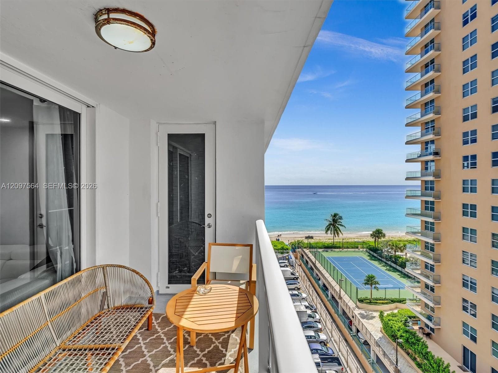 1904 S Ocean Dr # 905, Hallandale Beach FL 33009