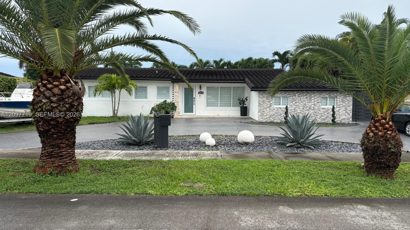 10450 SW 42nd Ter, Miami FL 33165