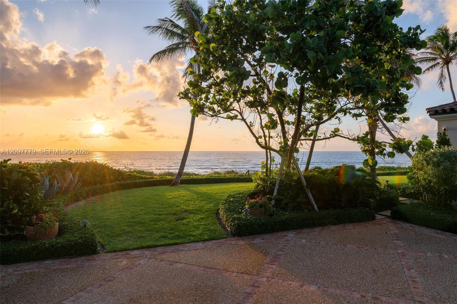 183 S Beach Rd, Jupiter Island FL 33455
