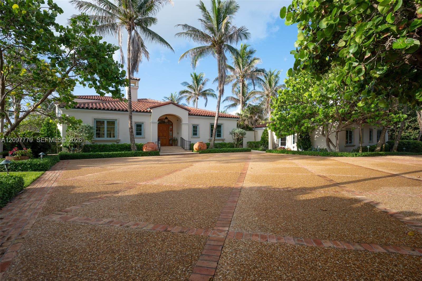183 S Beach Rd, Jupiter Island FL 33455