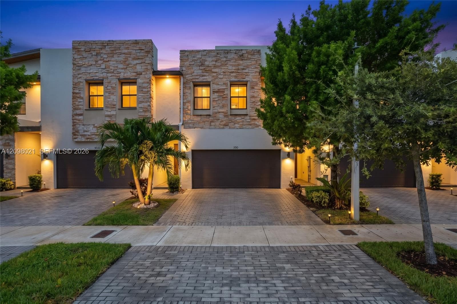 8110 NW 104th Ct, Doral FL 33178