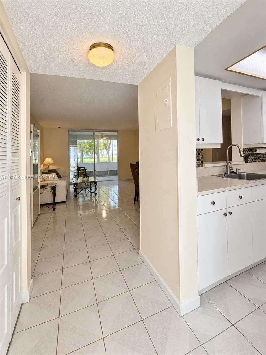 7341 NW 18th St # 102, Margate FL 33063