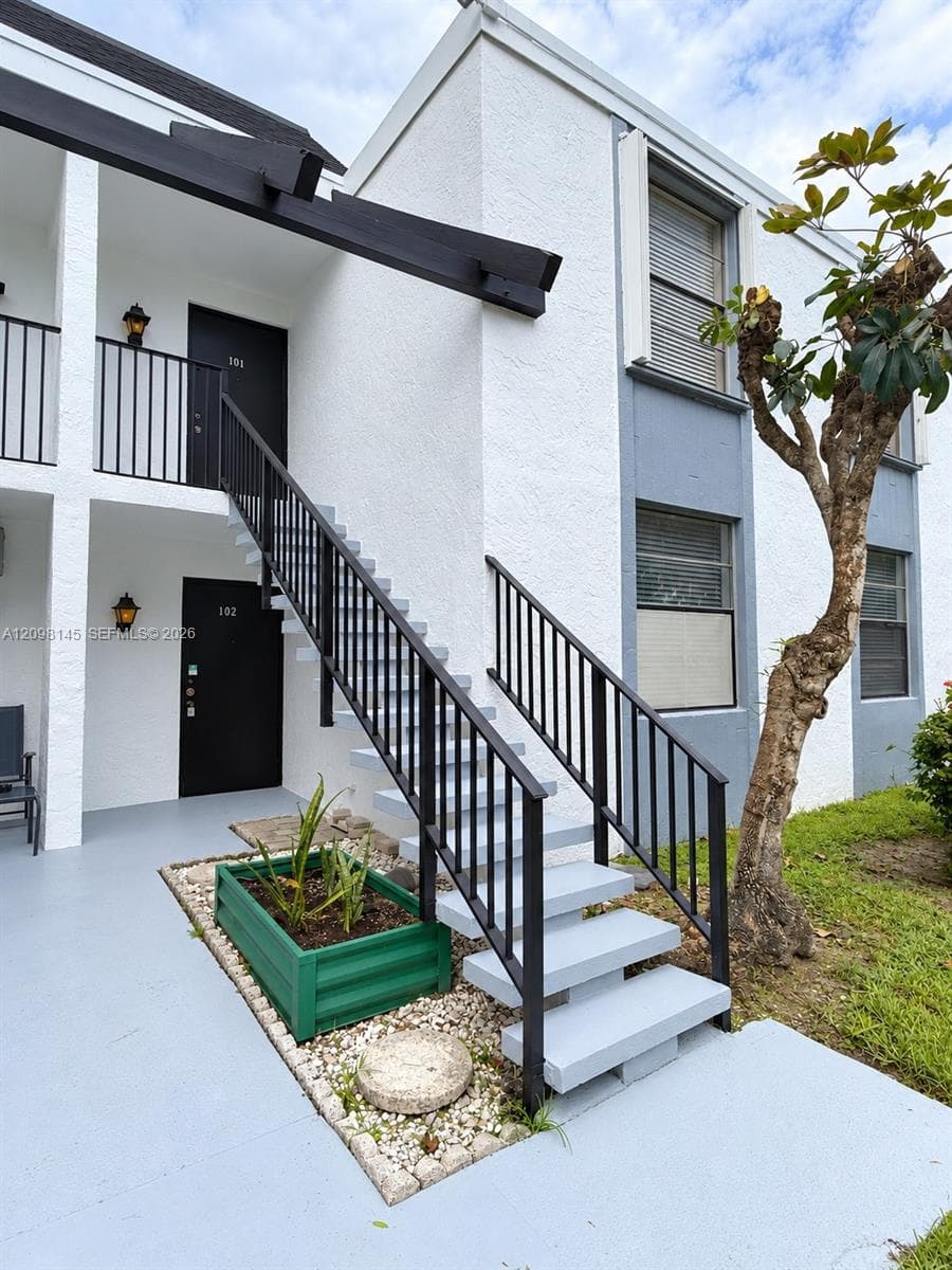 7341 NW 18th St # 102, Margate FL 33063