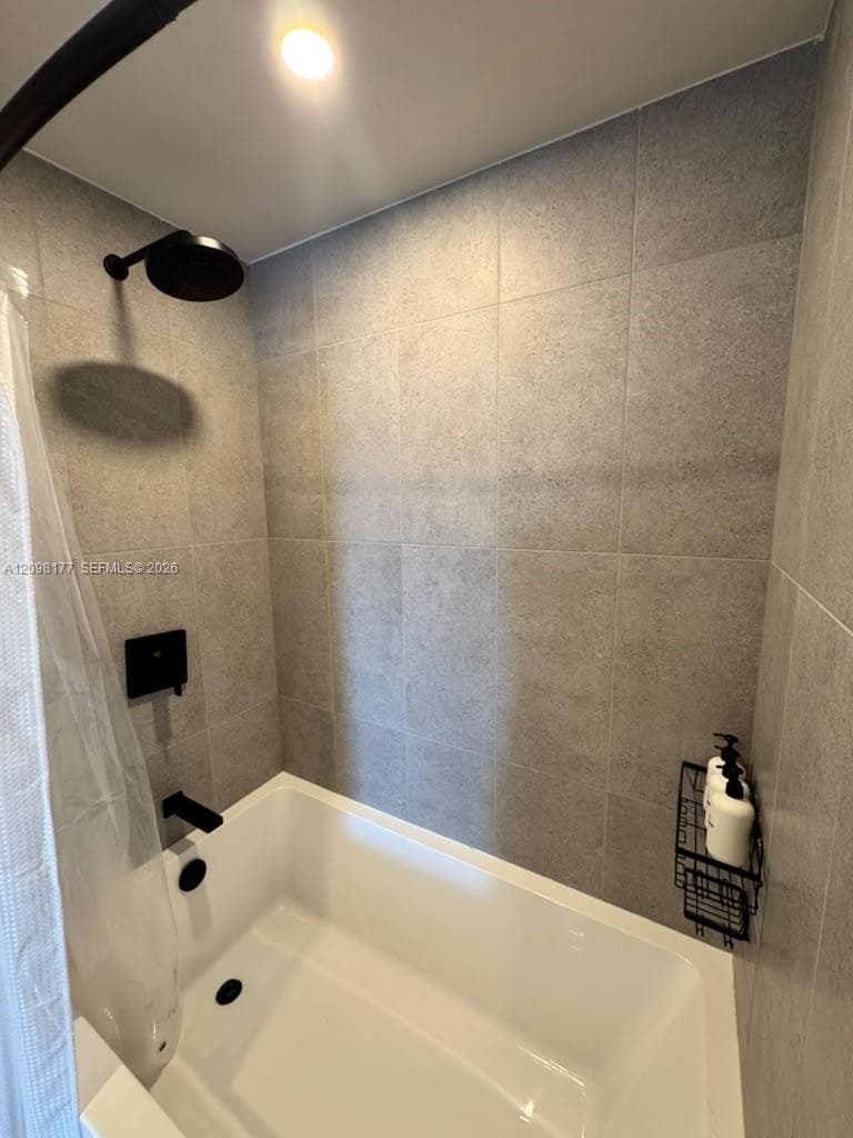 121 NE 5th St # 1913, Miami FL 33132