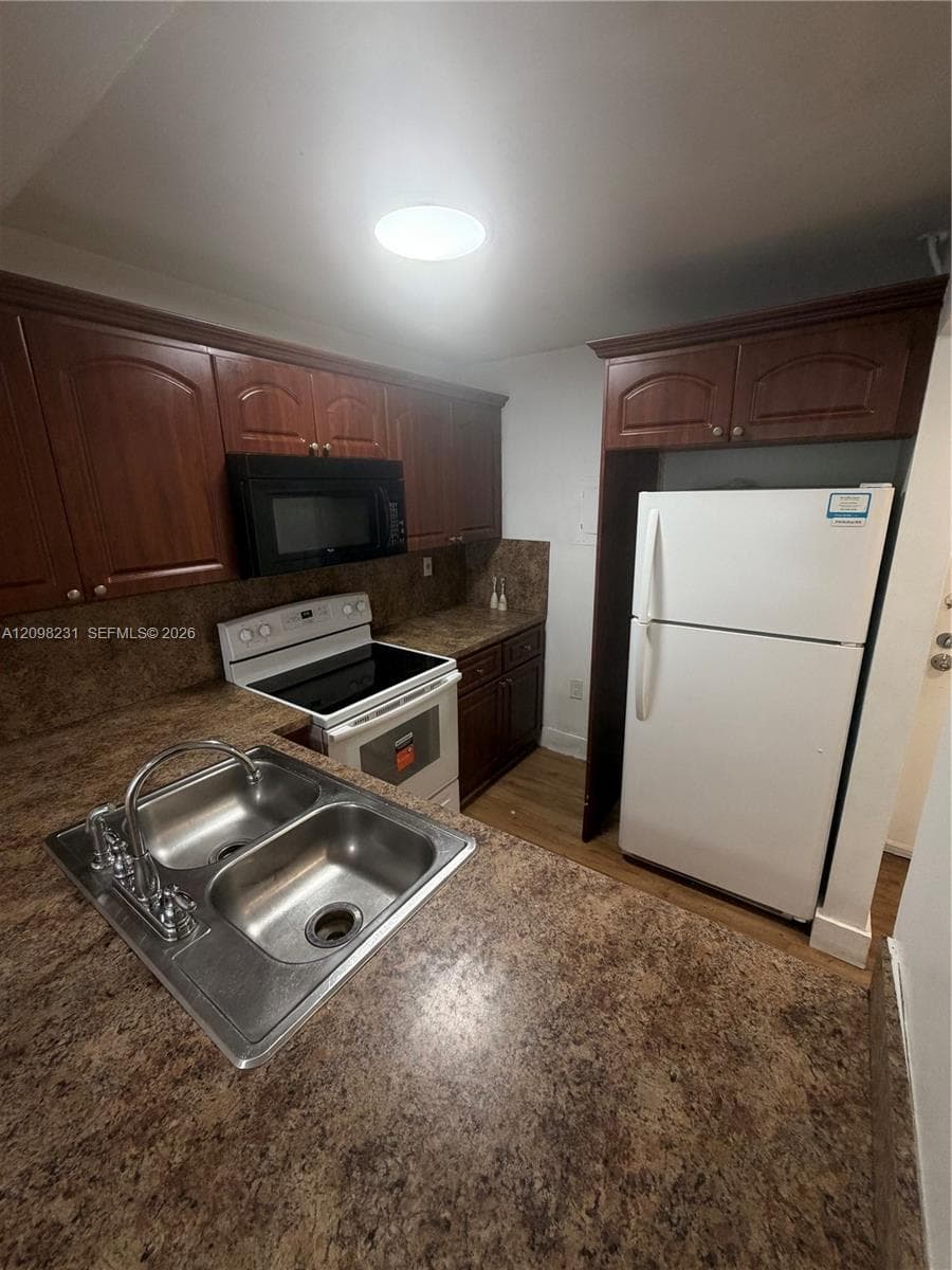 16465 NE 22nd Ave # 412, North Miami Beach FL 33160