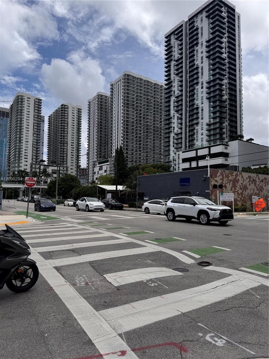 1600 NE 1st Ave # 2014, Miami FL 33132