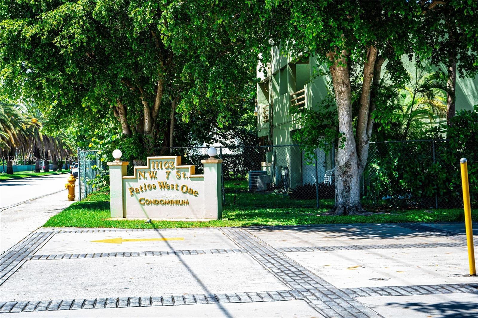 11113 NW 7th St # 1, Miami FL 33172