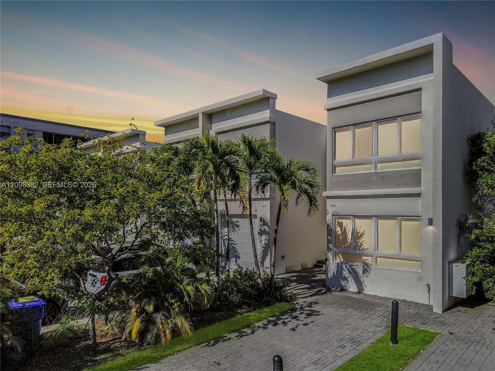 2461 NE 135th St, North Miami FL 33181