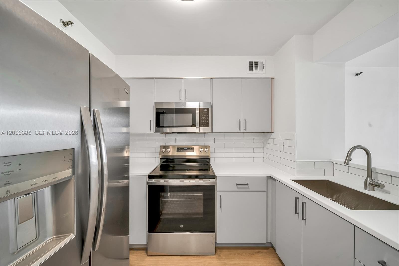 501 SW 1st St # 502, Miami FL 33130