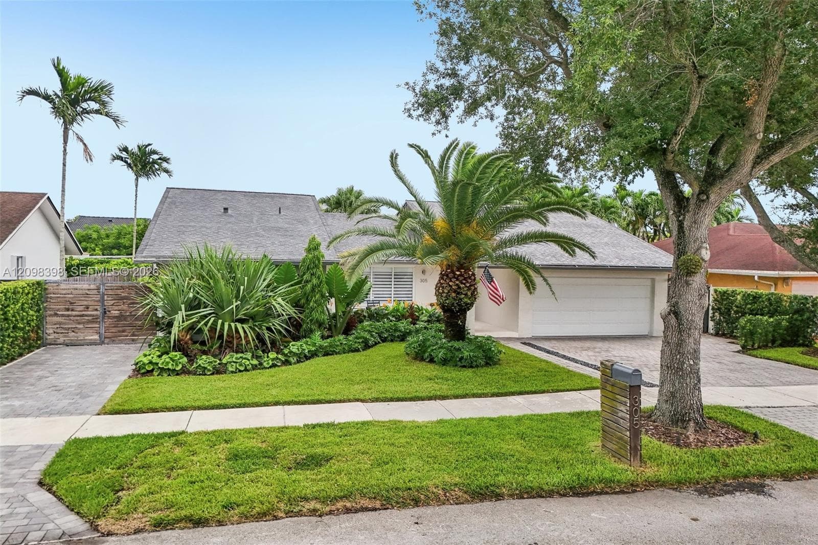 305 SW 134th Ct, Miami FL 33184