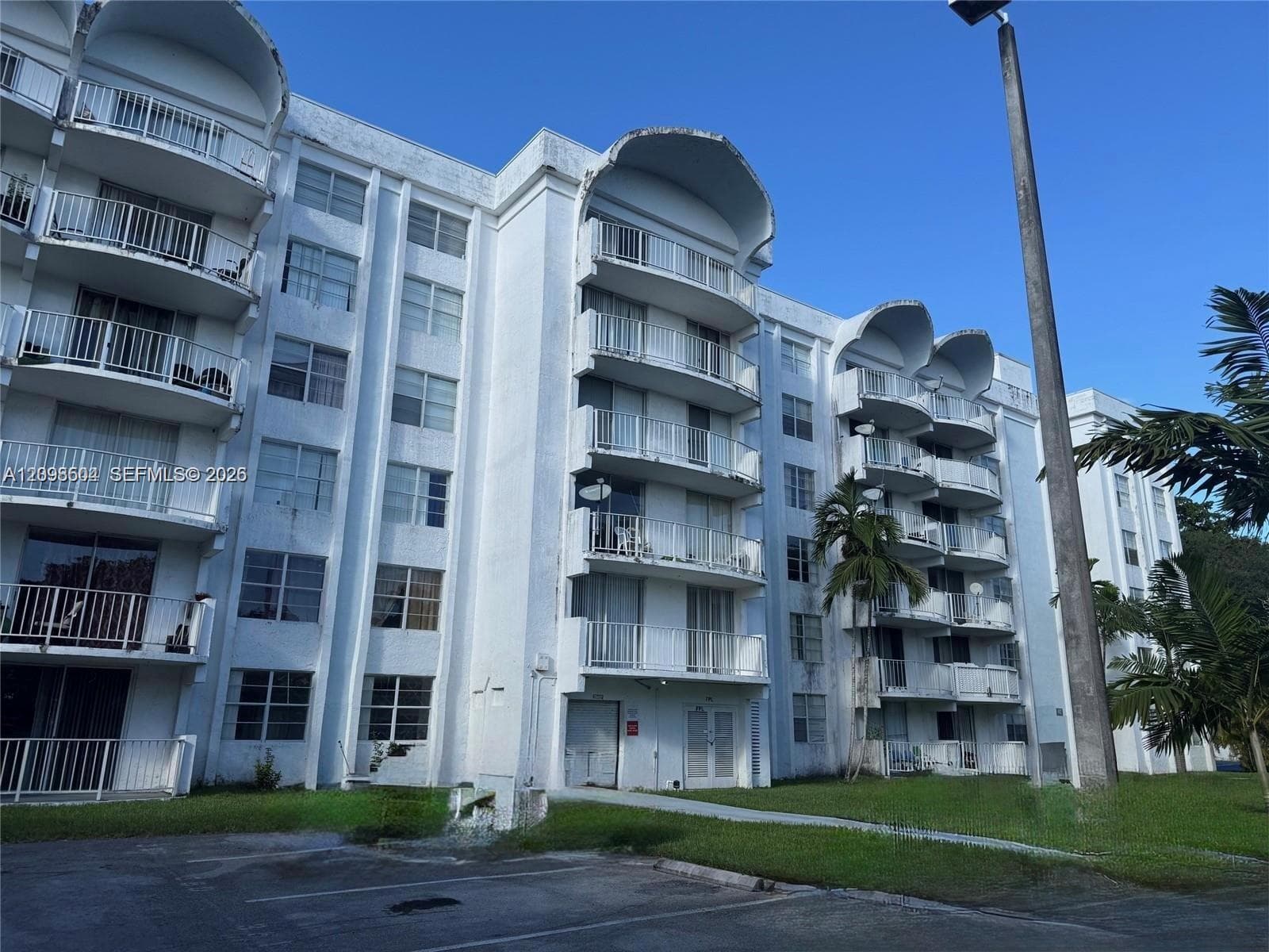 494 NW 165th St Rd # 305, Miami FL 33169