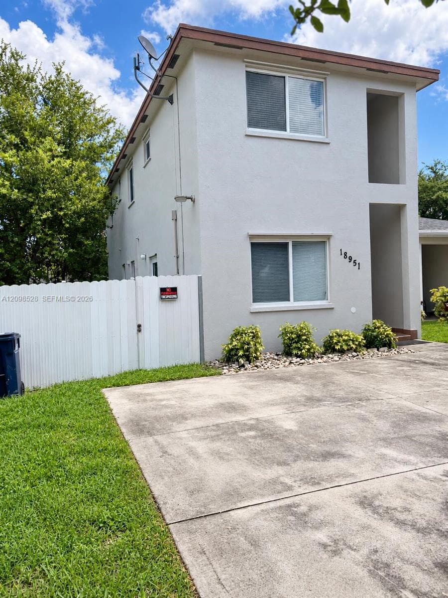 18951 SW 113th Pl, Miami FL 33157