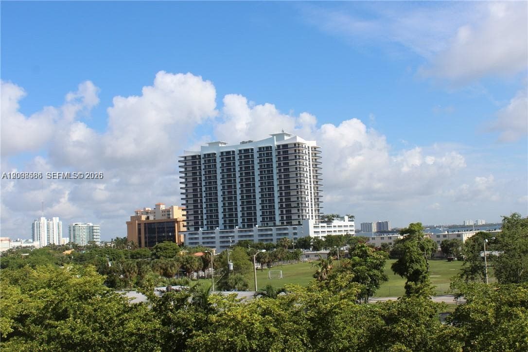 1801 S Treasure Dr # 509, North Bay Village FL 33141