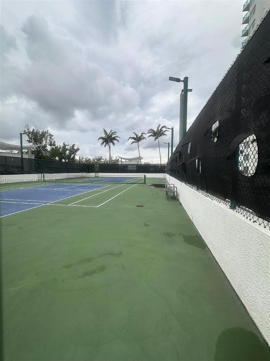 2641 N Flamingo Rd # 1502N, Sunrise FL 33323