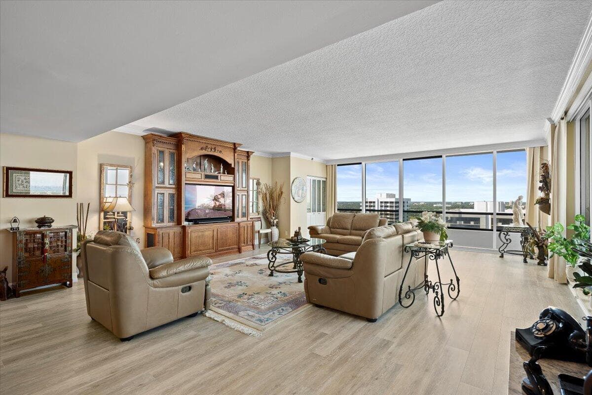 100 LAKESHORE Drive # 2156, North Palm Beach FL 33408