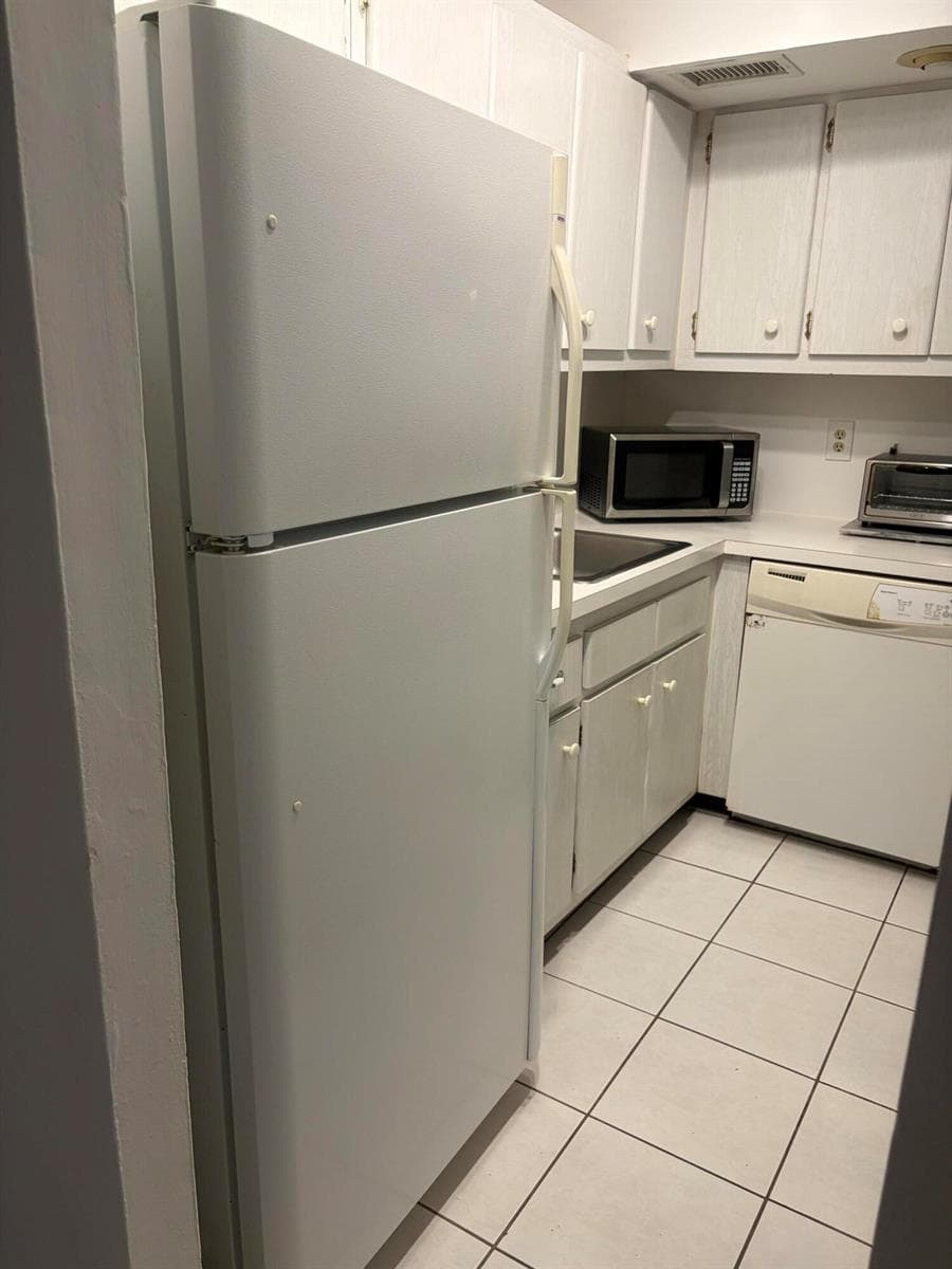 2400 NE 33rd Avenue # 202, Fort Lauderdale FL 33305