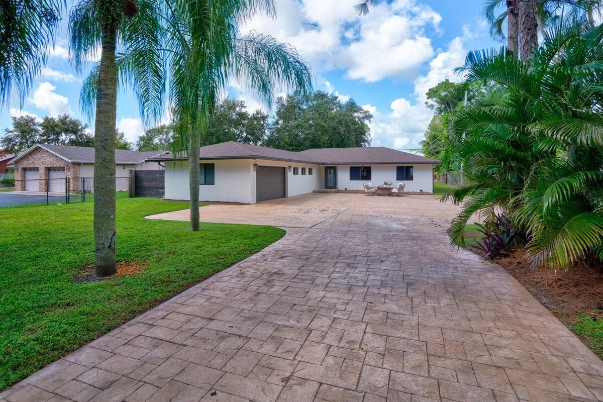 5139 1st Road, Lake Worth FL 33467