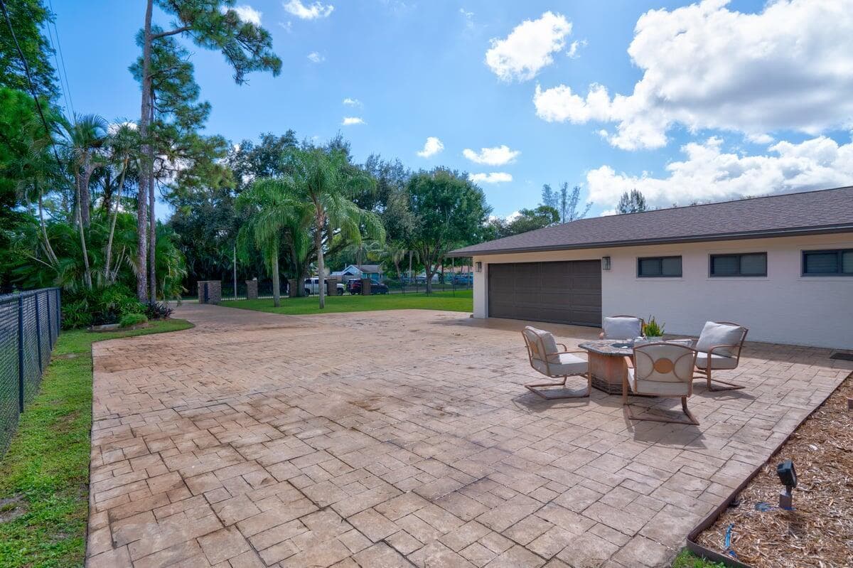 5139 1st Road, Lake Worth FL 33467